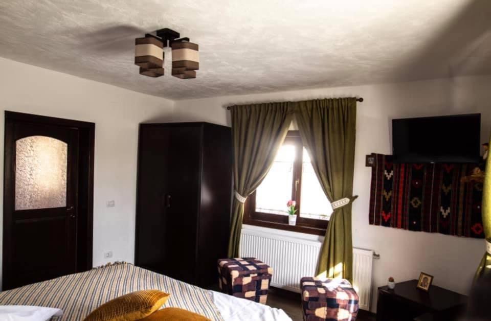 Casuta De Poveste Targu Neamt Exterior foto