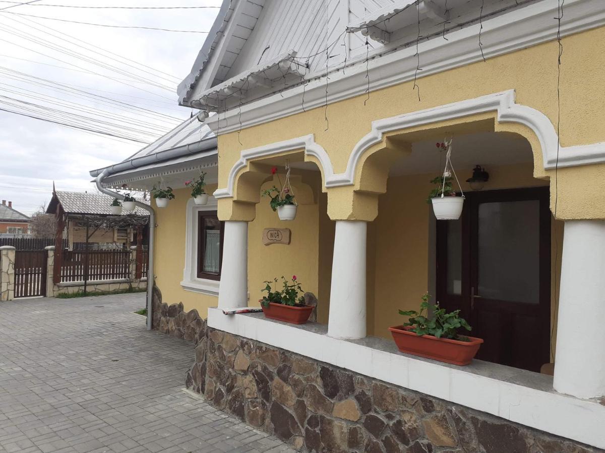 Casuta De Poveste Targu Neamt Exterior foto
