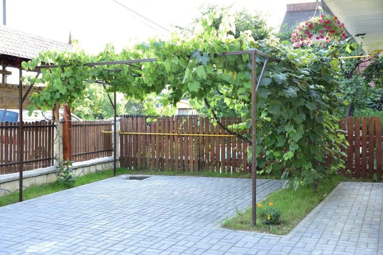 Casuta De Poveste Targu Neamt Exterior foto